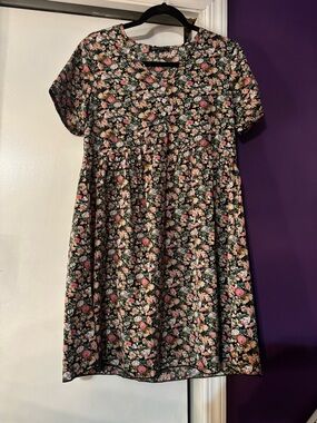 Pretty Garden Black Floral Short-Sleeve Spring Dress with Pink Roses
